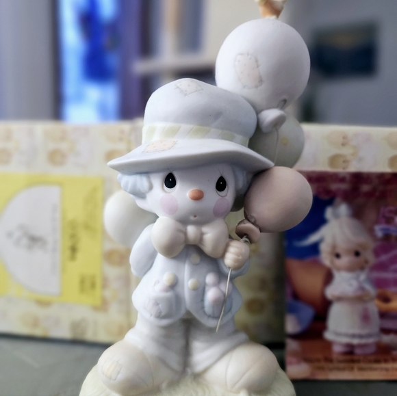 Precious Moments Clown Figurine with Balloons "I Get A Bang Out of You" - Picture 3 of 7